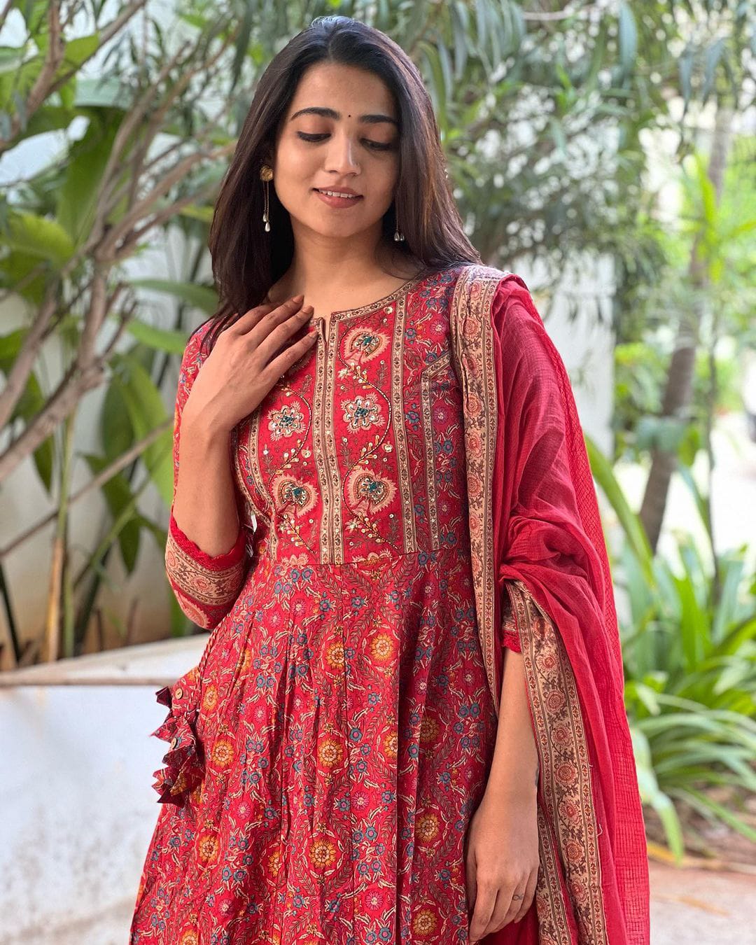 Elegant Red Floral Printed Kurta Set with Dupatta