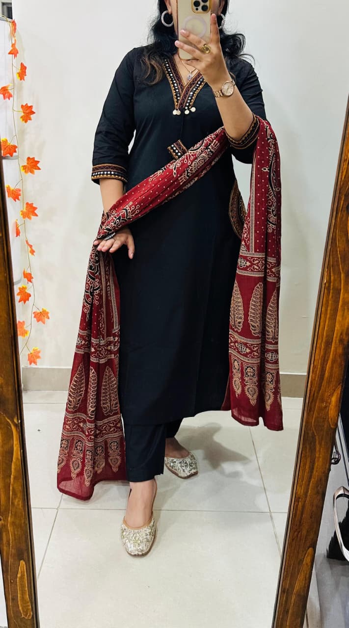 Black Floral Embroidered Anarkali Kurta Set with Dupatta